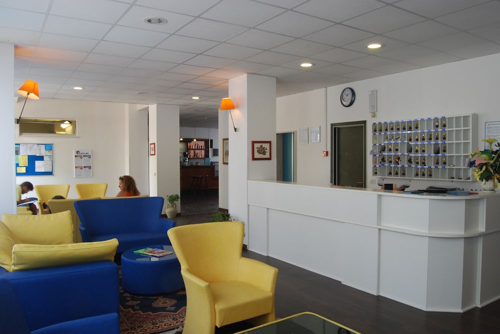 Hotel Embassy Pesaro 3/35