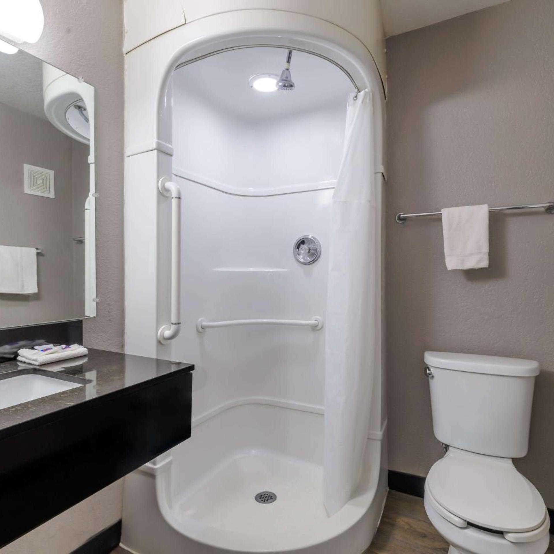 2 Full Beds - Hearing Accessible, Motel6 Elizabethtown, KY 7/9