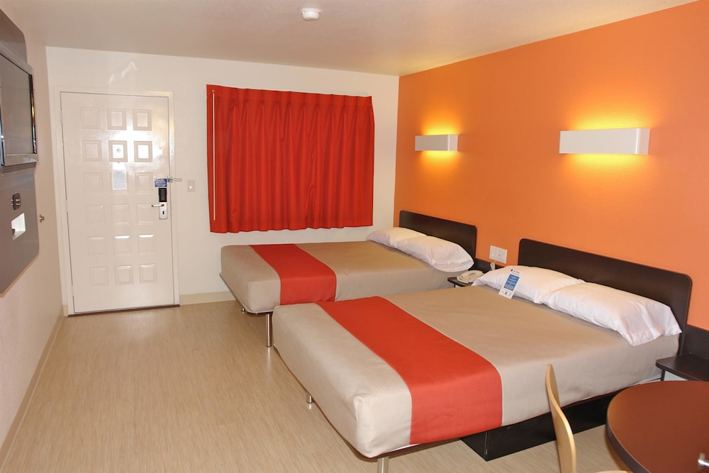 Motel6 Manteca, CA 24/45