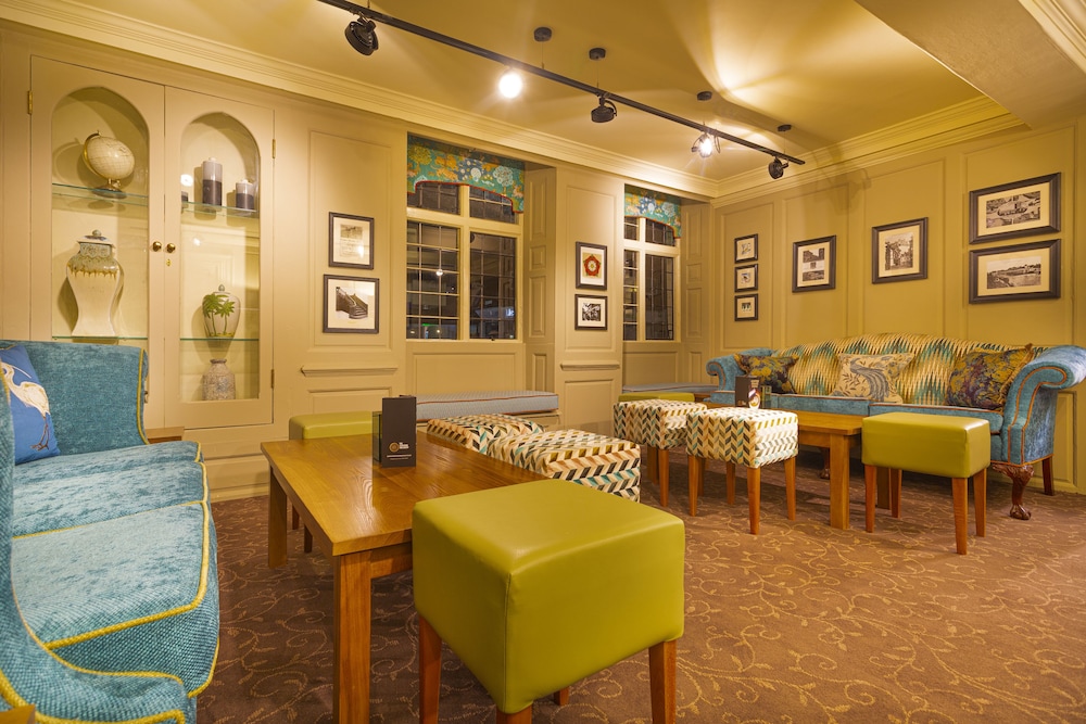 Tudor House Hotel 46/85