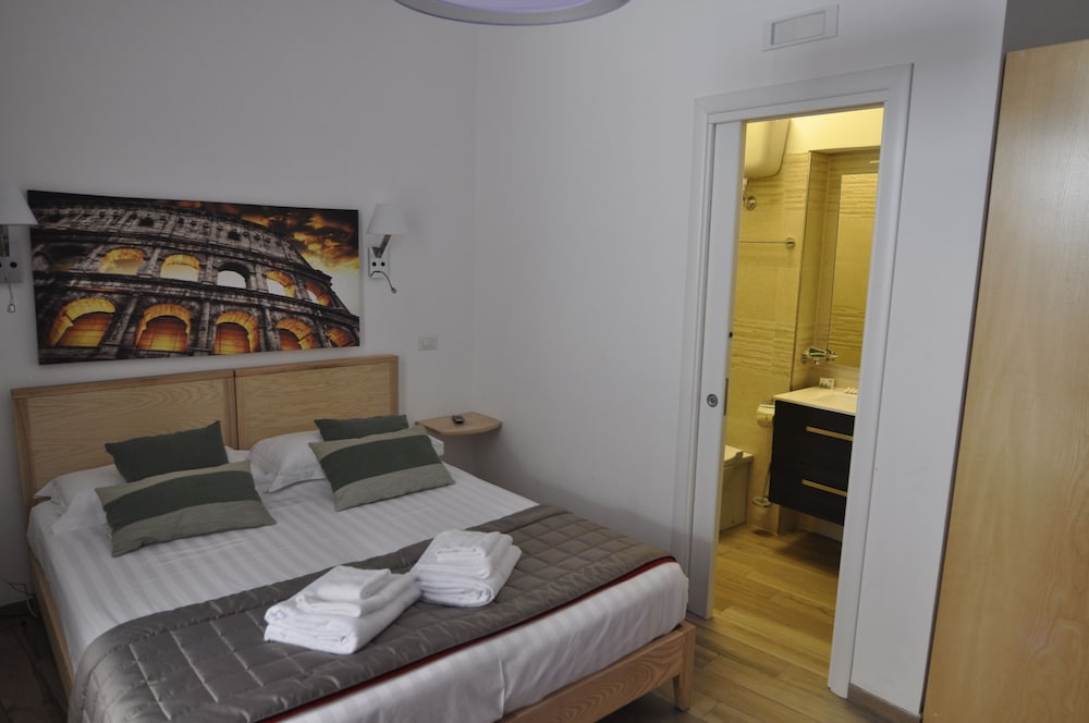 Flatinrome Deluxe Rooms 10/50