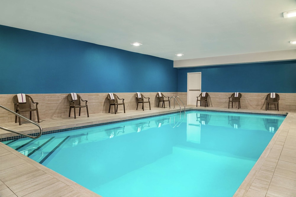 Hampton Inn Kansas City/Blue Springs 23/36