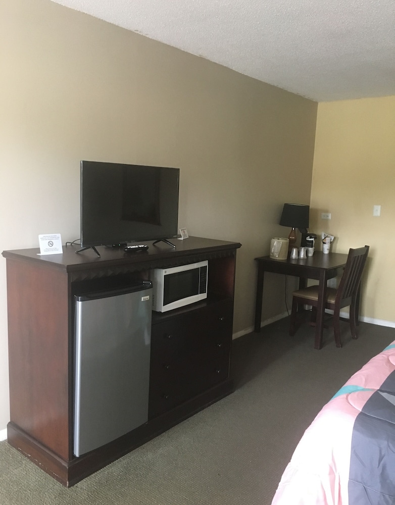 Ambassador Inn 27/56