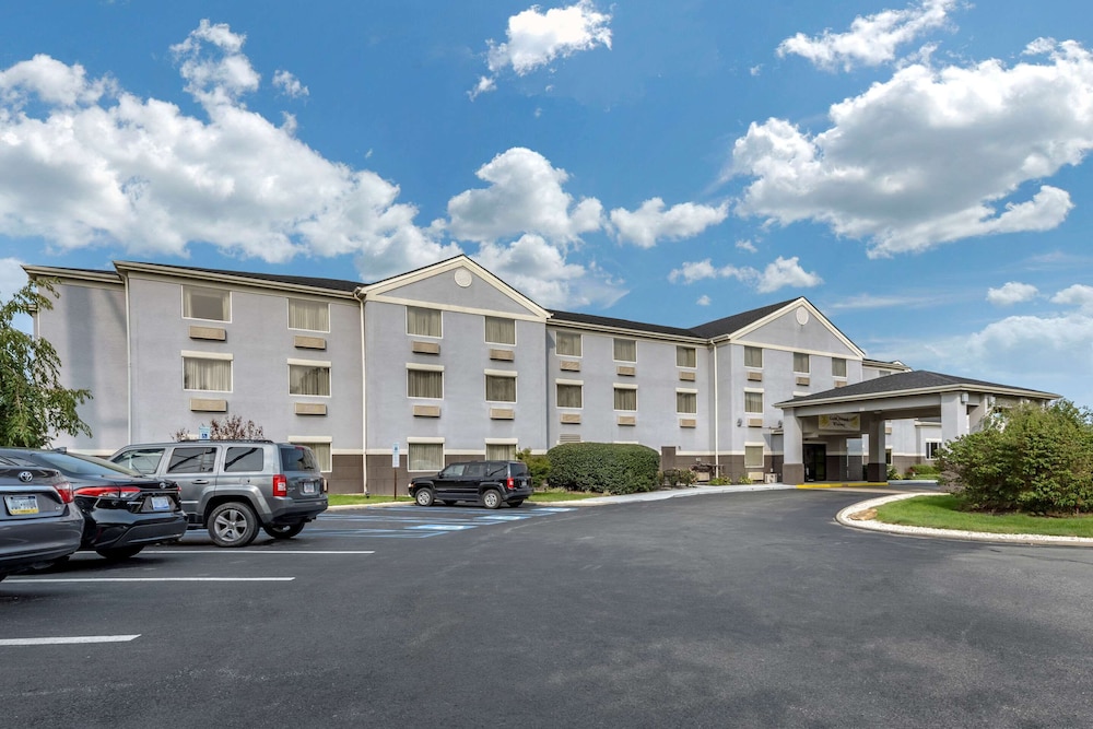 Comfort Inn and Suites Butler 1/38