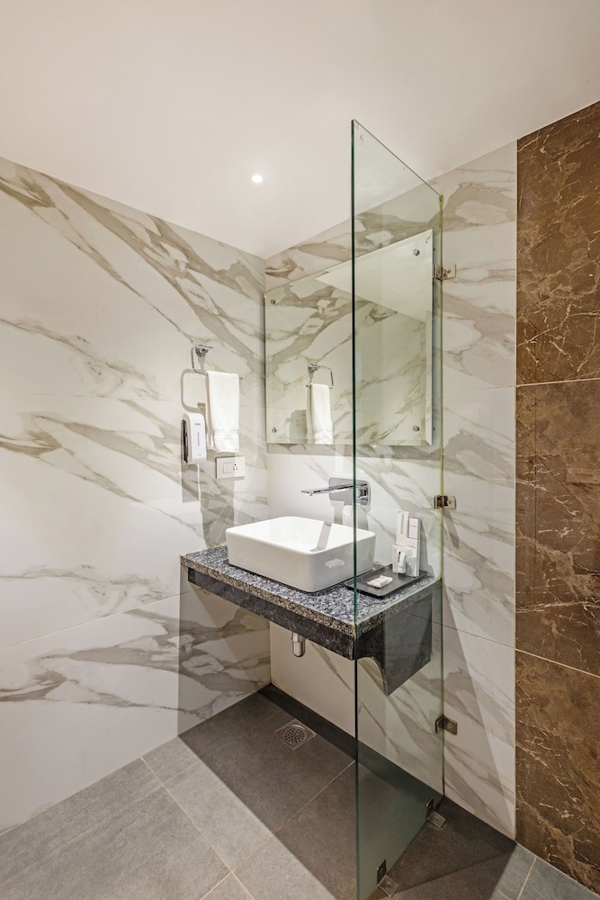 Sterling Legacy Shimla 69/69