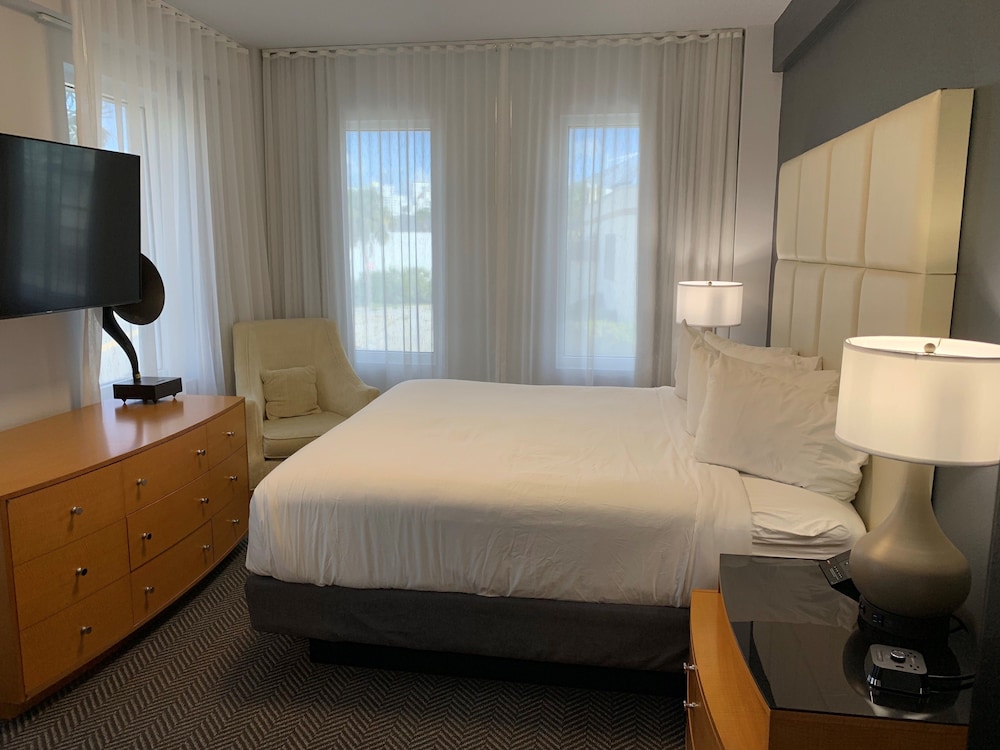 Streamline Hotel 50/50