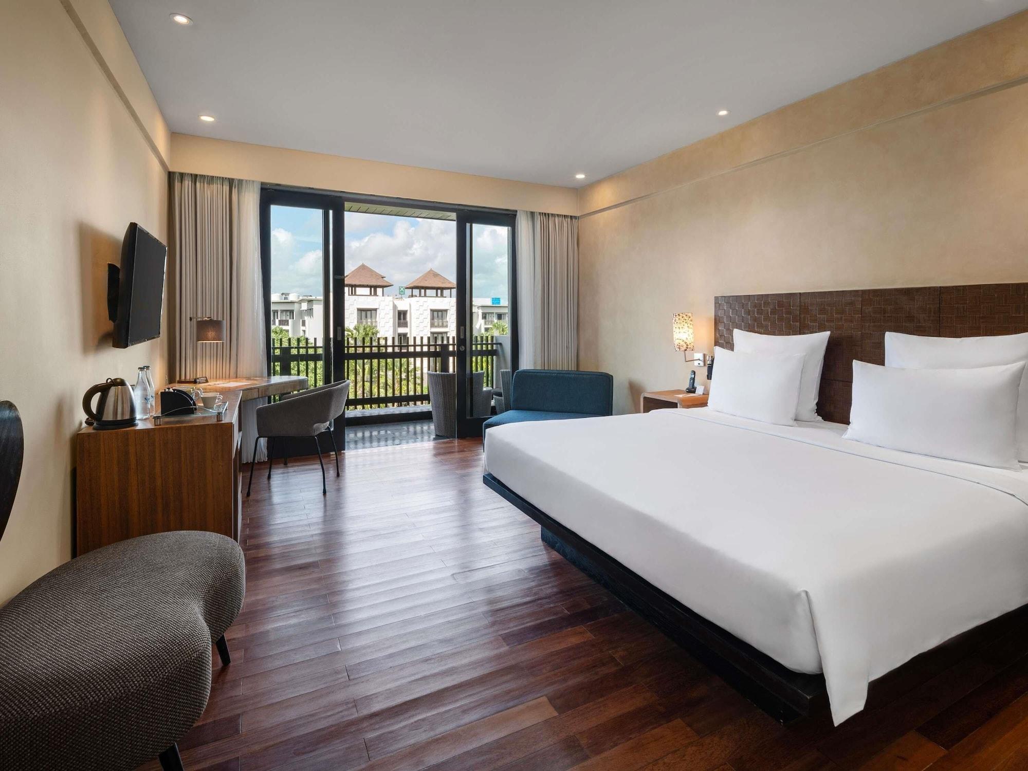 Family Suite, Junior Suite, Multiple Beds, Garden View