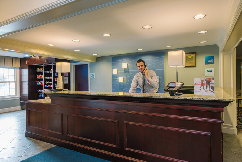 Holiday Inn Express Suites Merrimack 7/55