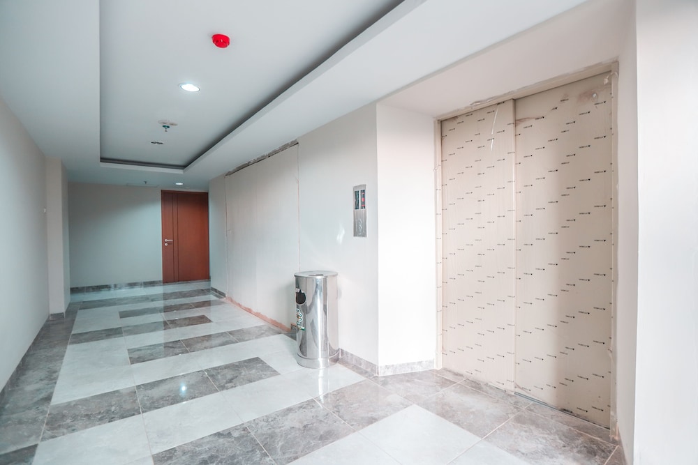 OYO 498 Green Lake View Ciputat 22/65