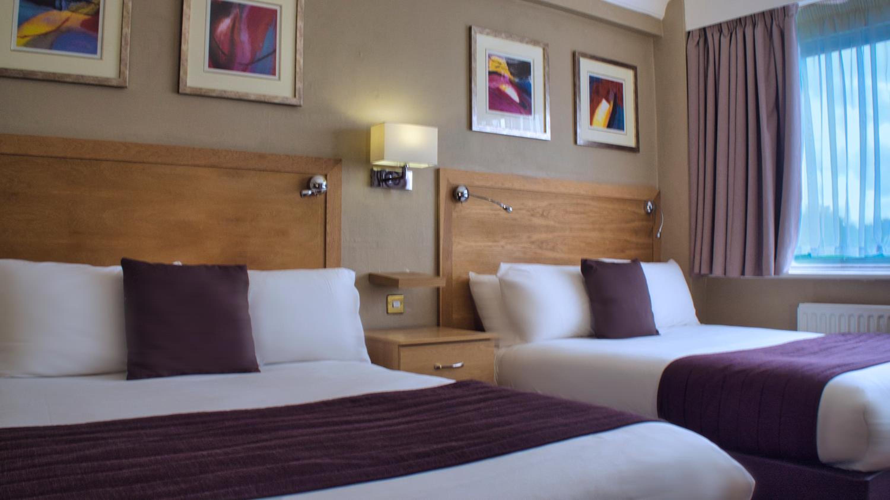 ROOM, 2 DOUBLE BEDS