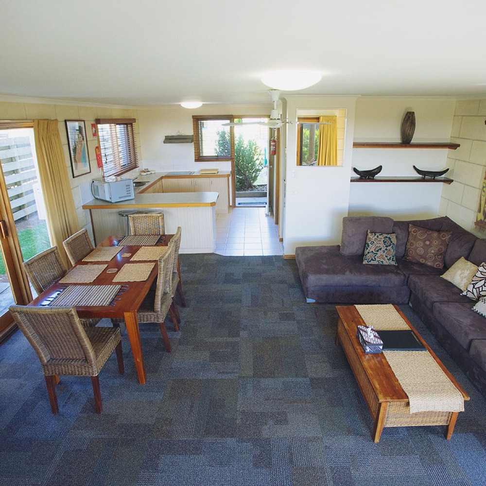 LOCH ARD MOTOR INN 38/63