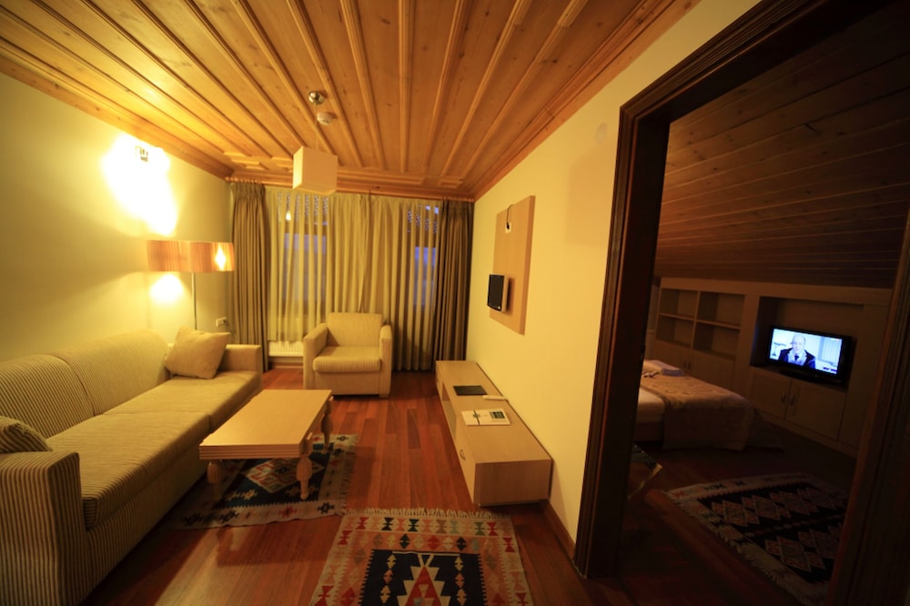 Iksir Resort Town Hotel 45/68
