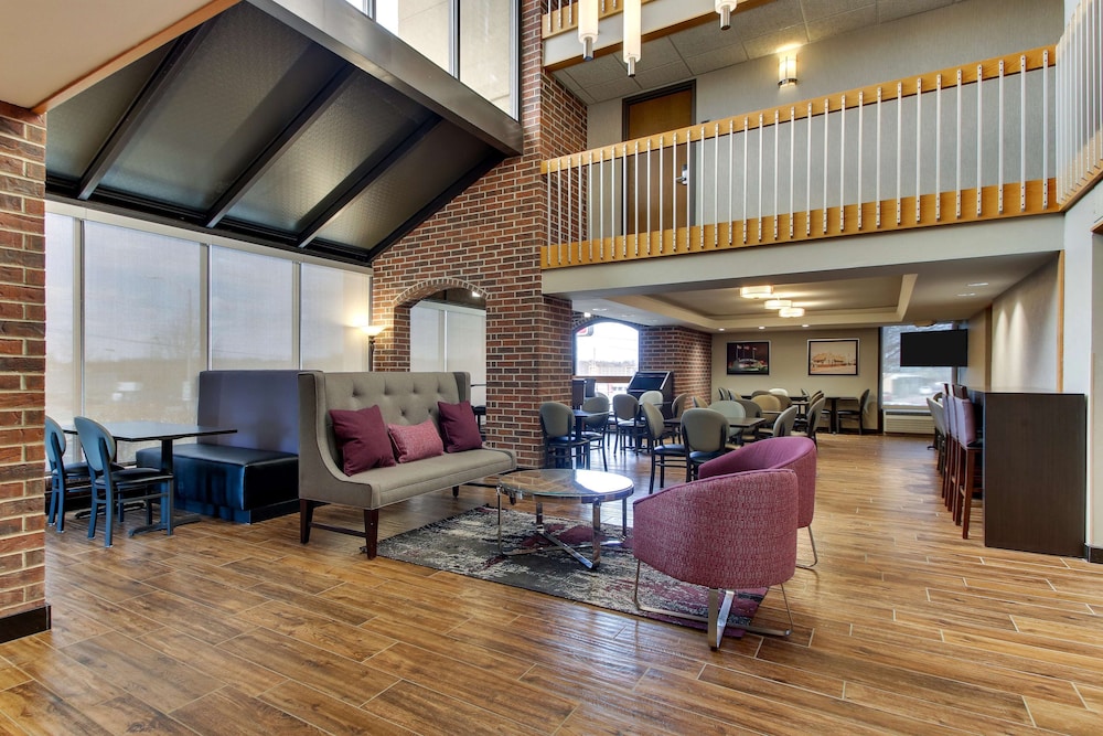 Drury Inn and Suites Poplar Bluff 35/48
