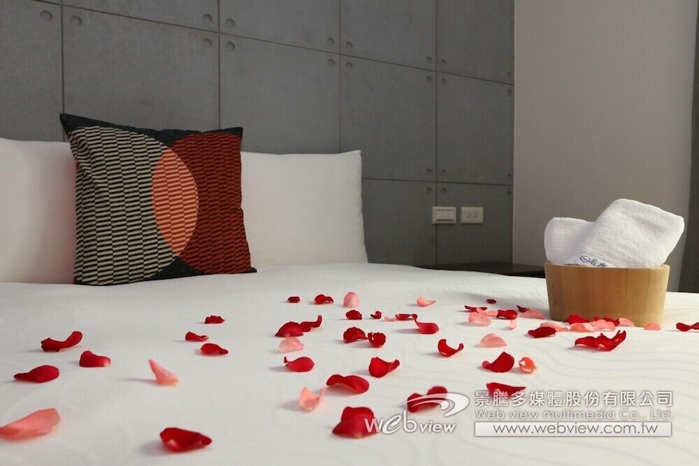 Ruo Shui Hotspring Hotel 37/62
