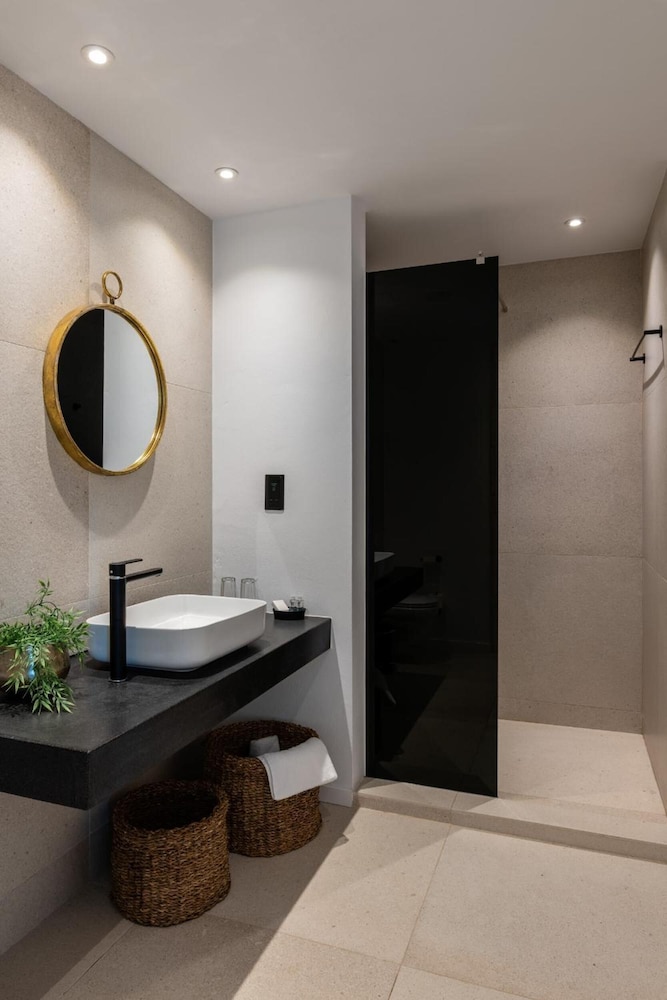 Abacus Suites 29/82