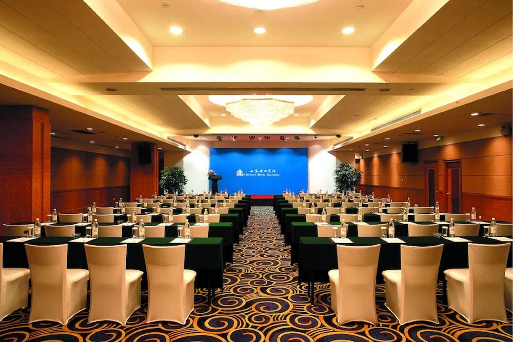 Jianguo Hotel Shanghai 52/56