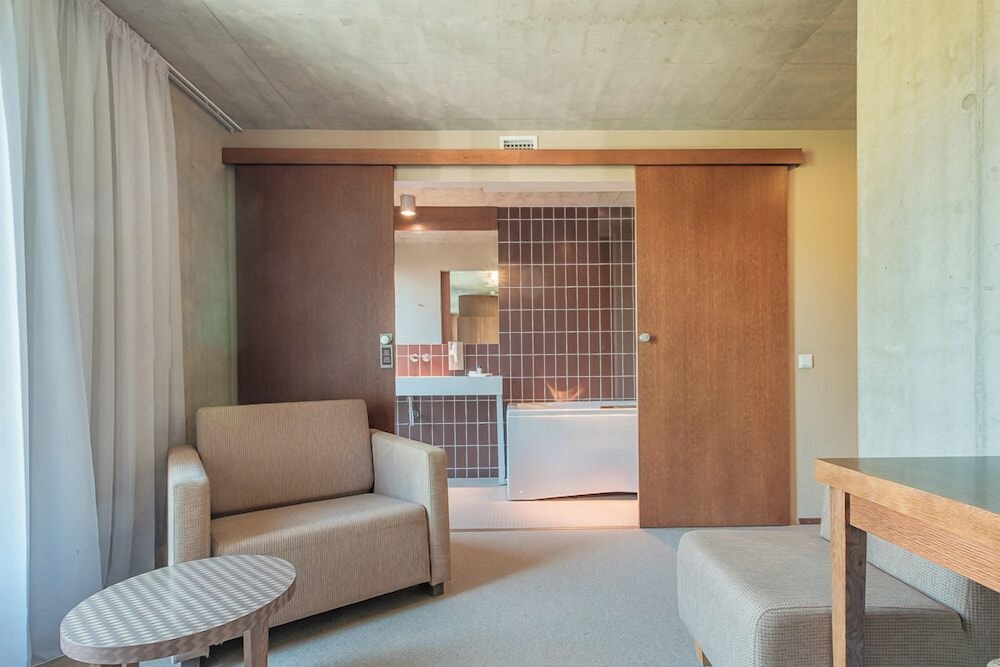 JOHAN SPA HOTEL 32/50