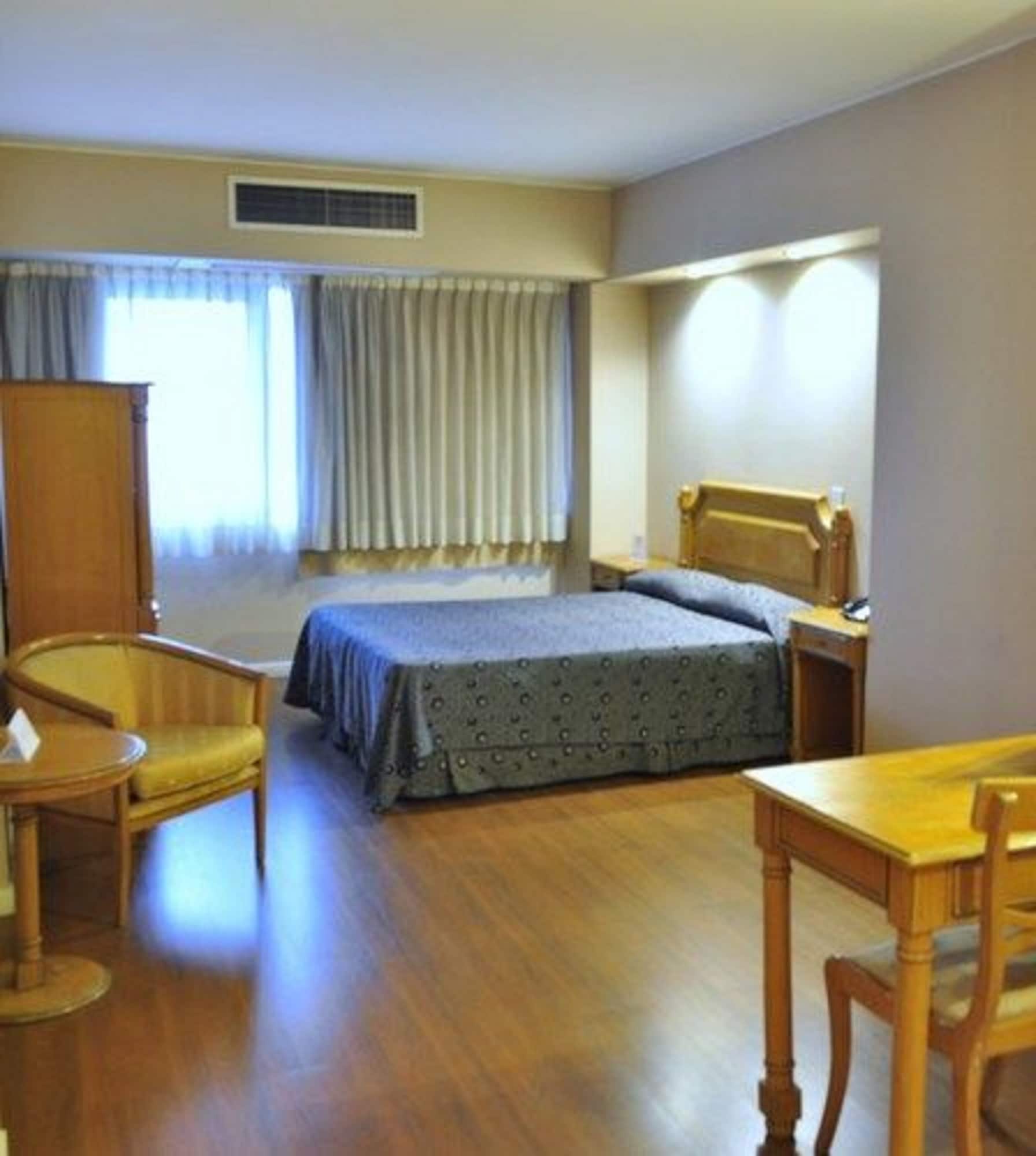 SUPERIOR, TWIN BEDS
