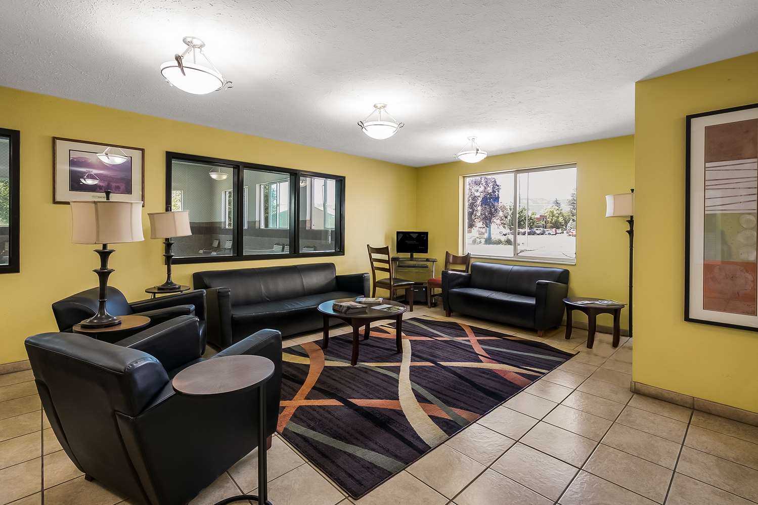 Americas Best Value Sandman Inn 25/37