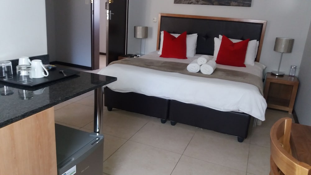 Clanwilliam Hotel by Country Hotels 9/28