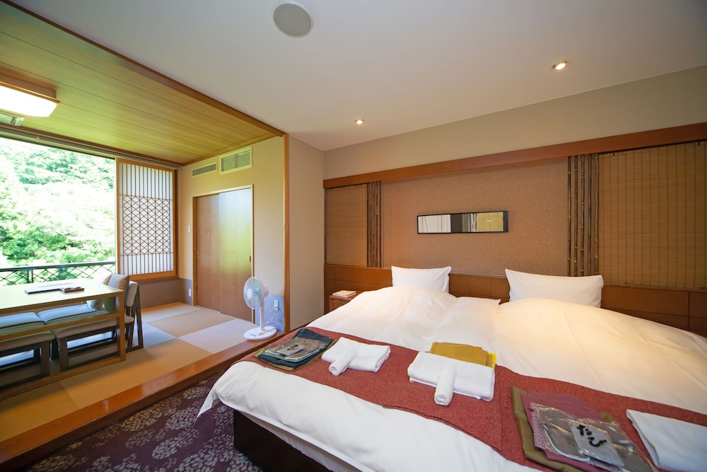 Hakone Nanase 10/50