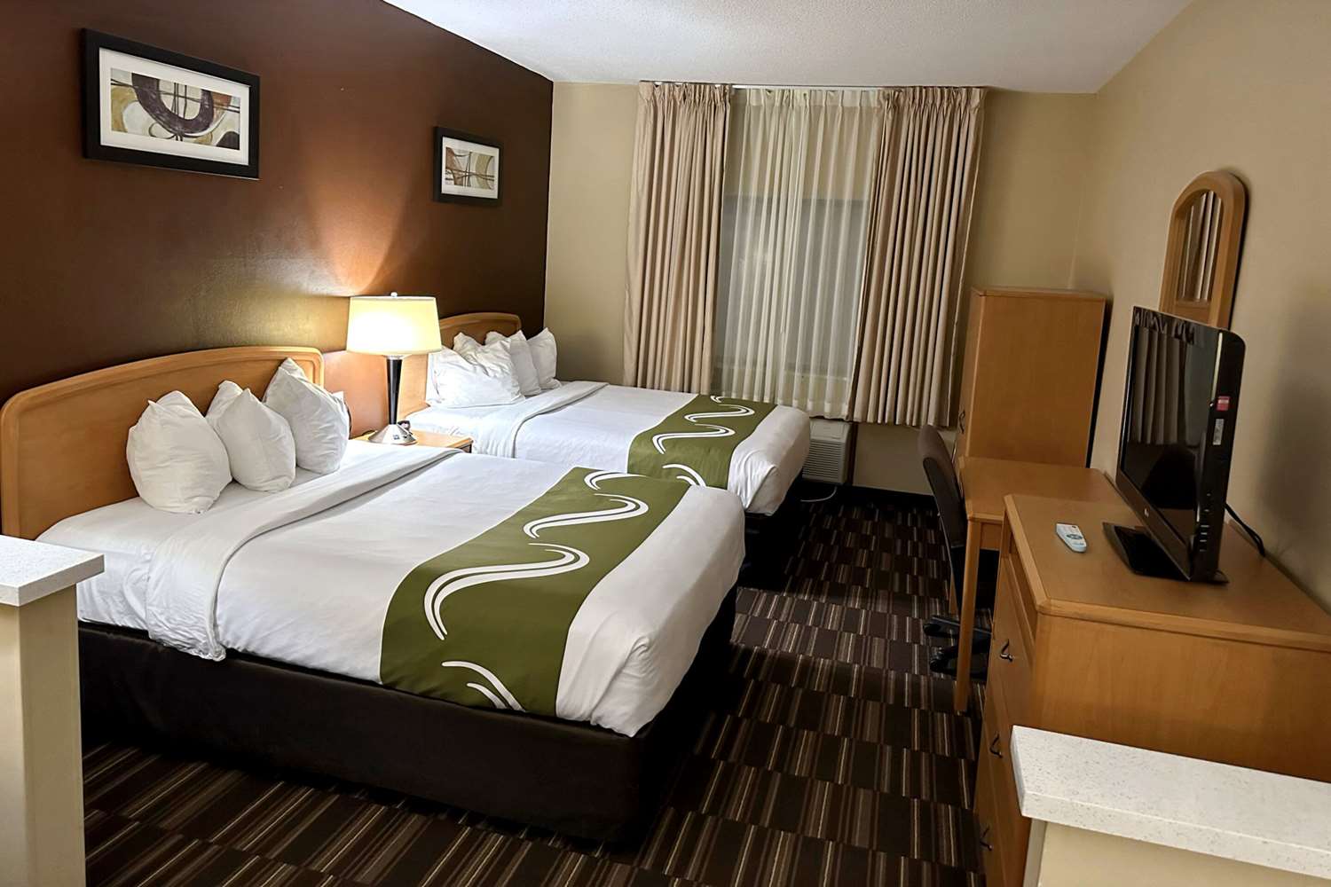 SUITE, 2 QUEEN BEDS