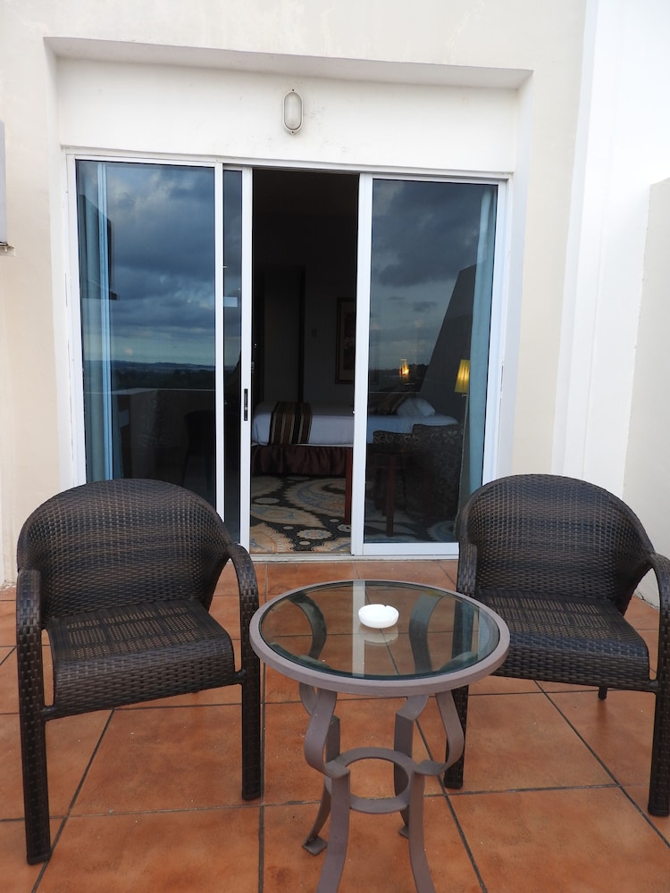 Crown Vista Hotel 36/50