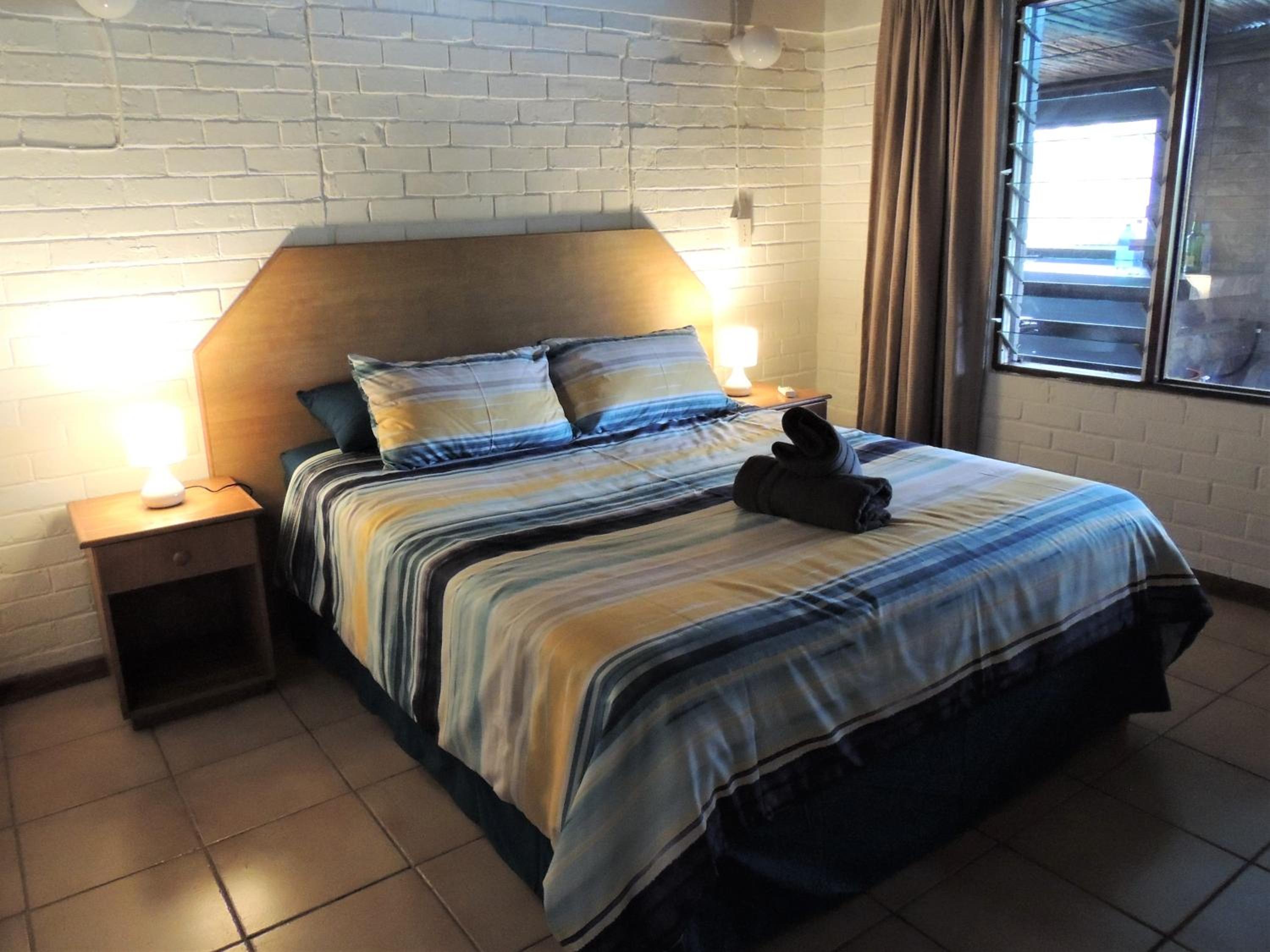 3 Bedrooms, House