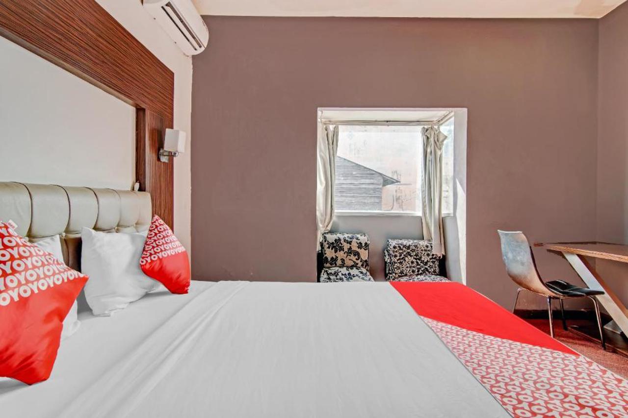 Hotel O near RSUD Arifin Achmad formerly Damon Butik Hotel 12/17