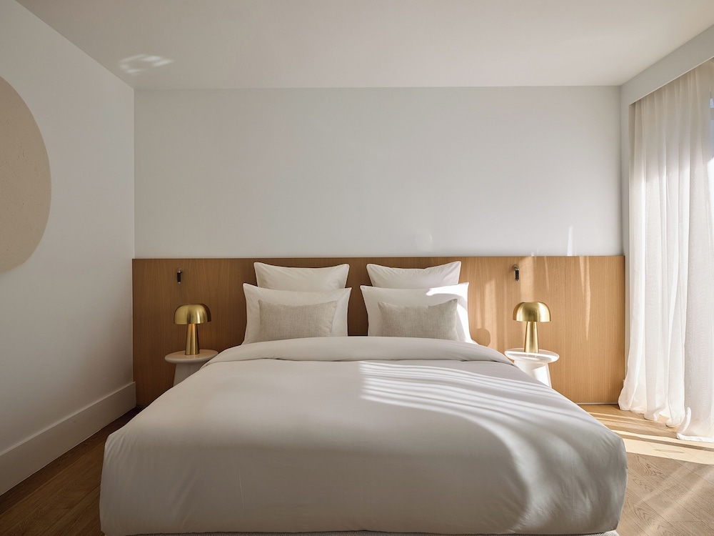 Riviera, King Bed