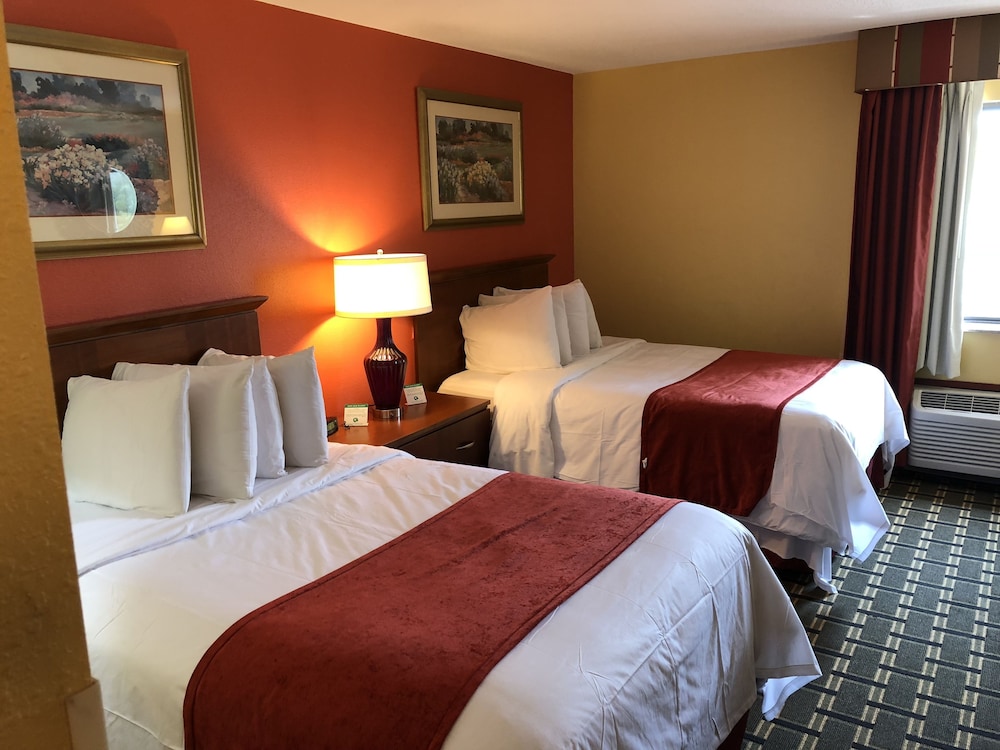 Baymont By Wyndham Springfield 9/27