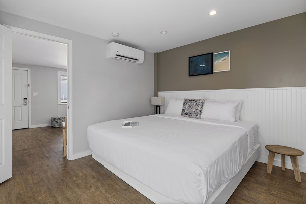 Sea Sprite Hotel 10/48