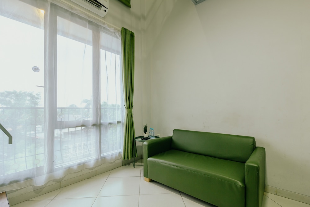 Urbanest Inn House TB Simatupang 57/72