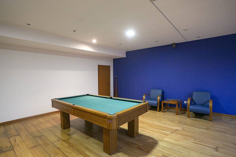 swimming pool spa