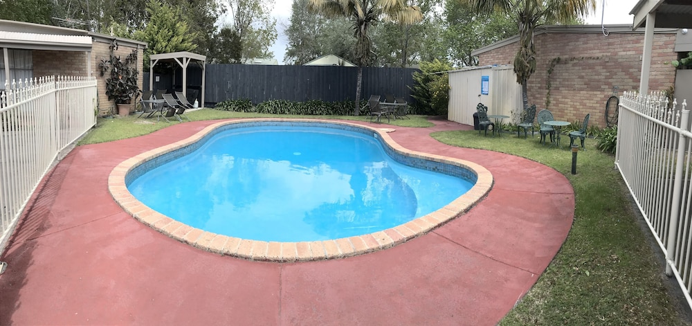 Bayview Motel Rosebud 3/60