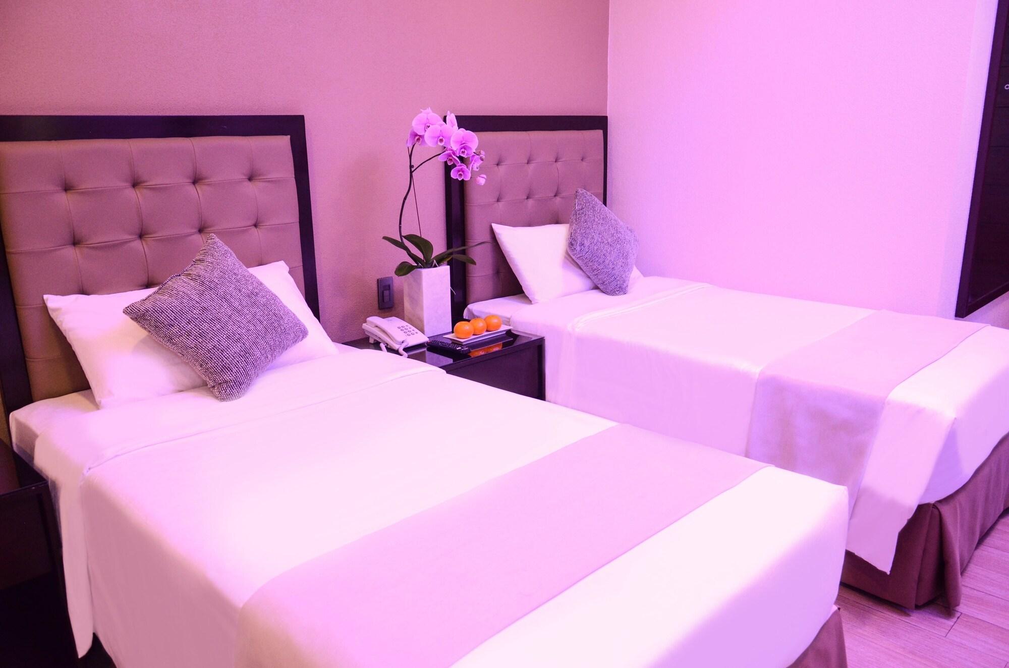 Aura One Hotel 6/22