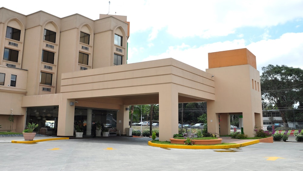 Holiday Inn Tijuana Zona Rio 3/74