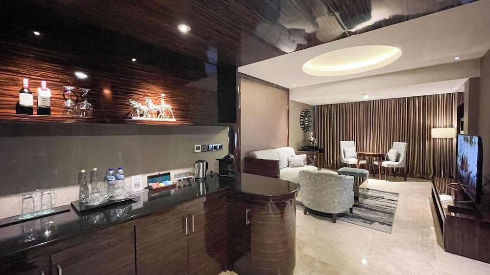 The Arista Hotel 14/74