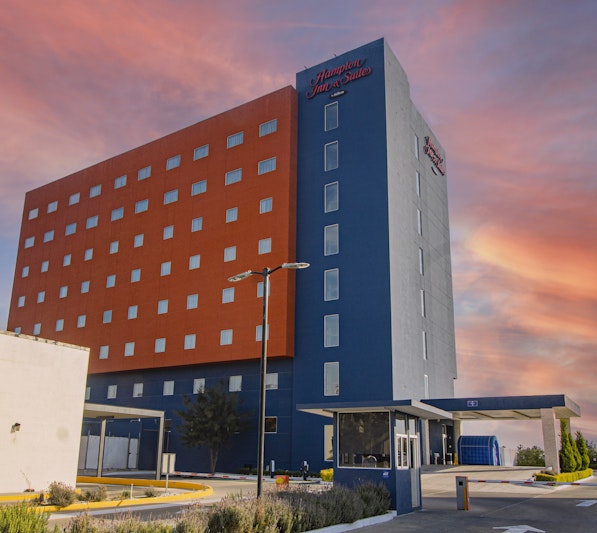 Hampton Inn Suites By Hilton Salamanca Bajio 2/59