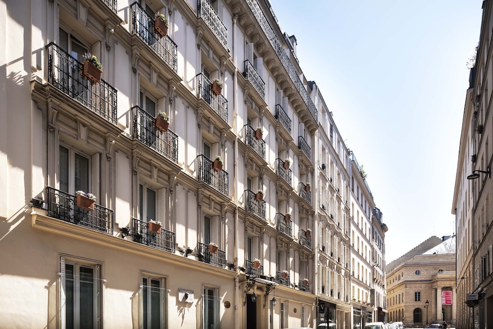 Grand Hotel Des Balcons 2/40