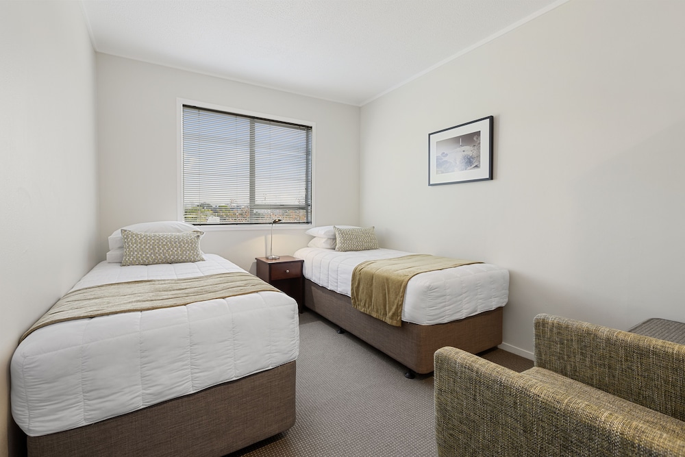 2 BEDROOMS, APARTMENT