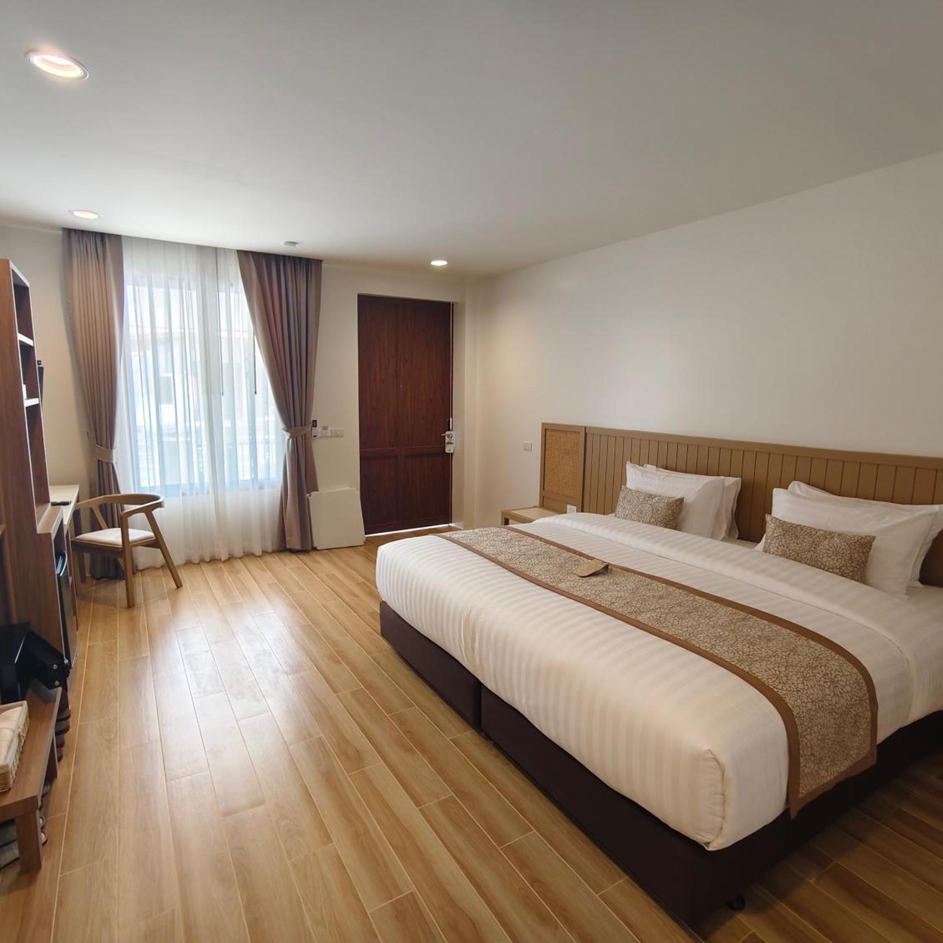 Room, Double or Twin Bed, Lateral Side Sea View