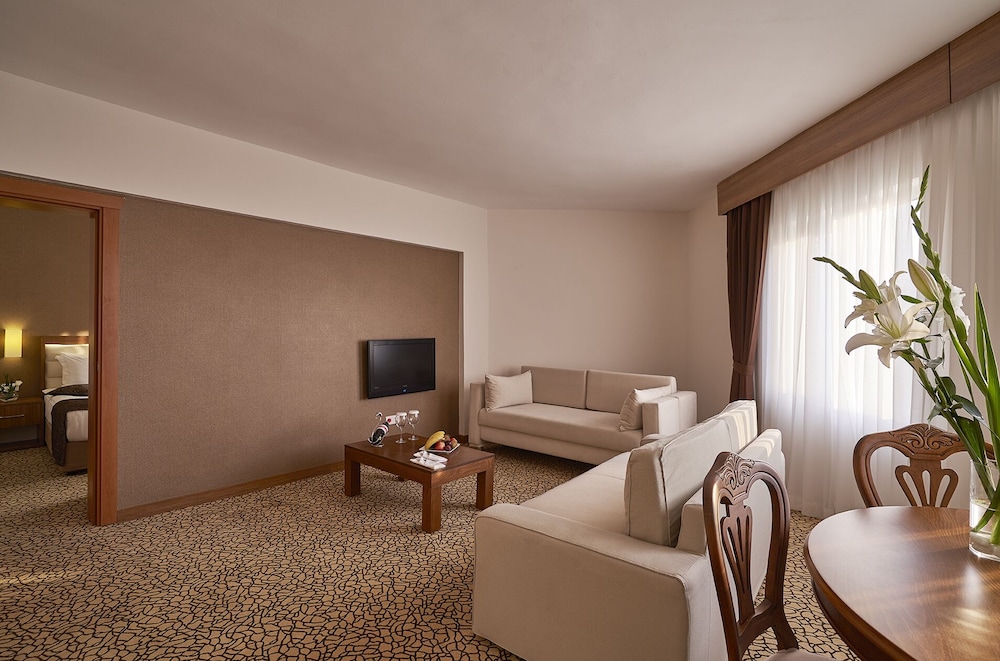 Richmond Ephesus Resort 37/63