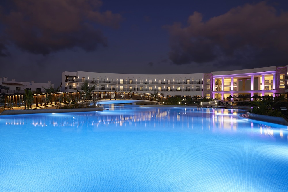 Melia Dunas Beach Resort And Spa 2/68