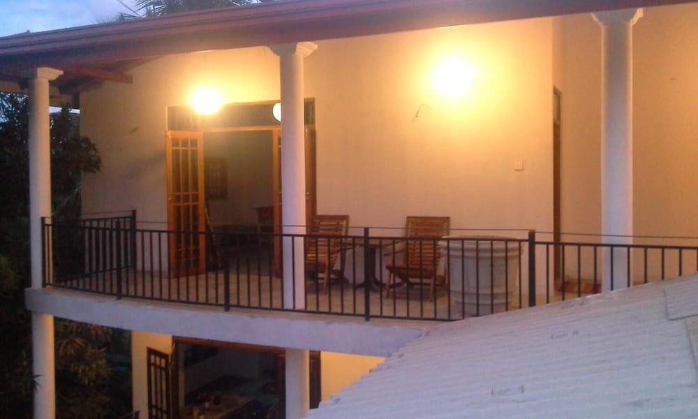 Srimalis Residence 30/32