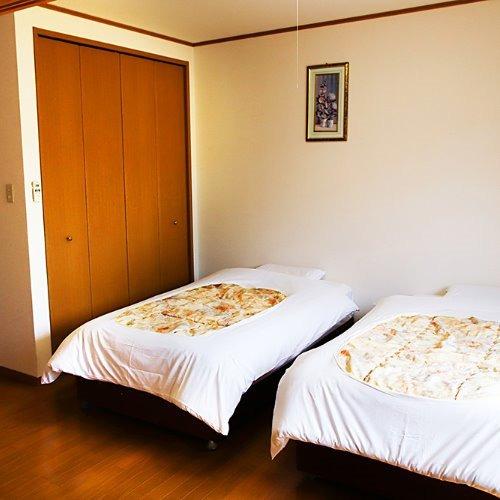 Western, Standard, Twin Beds, Mountain View, Ocean View, Night View