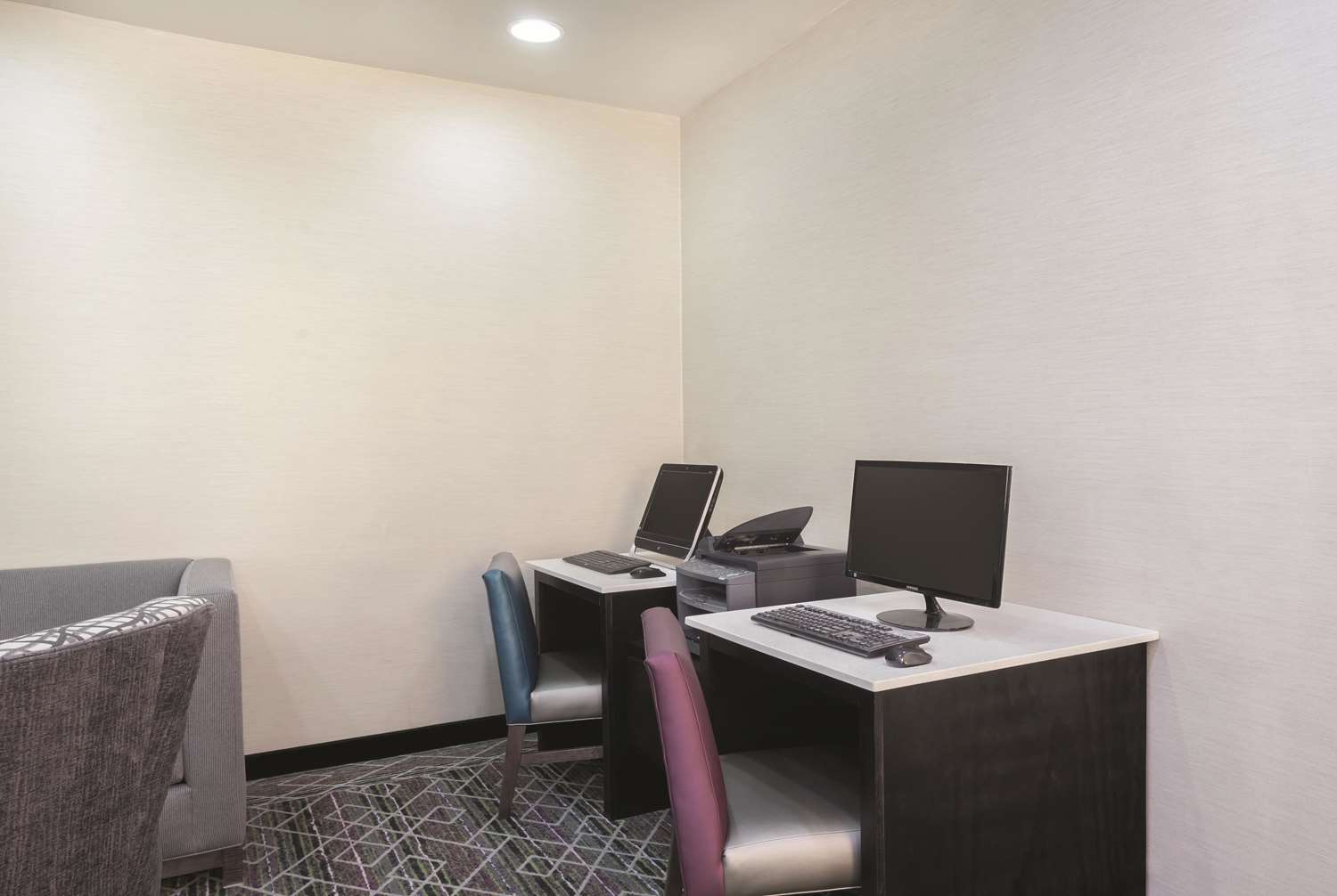 La Quinta Inn And Suites By Wyndham Rome 13/16