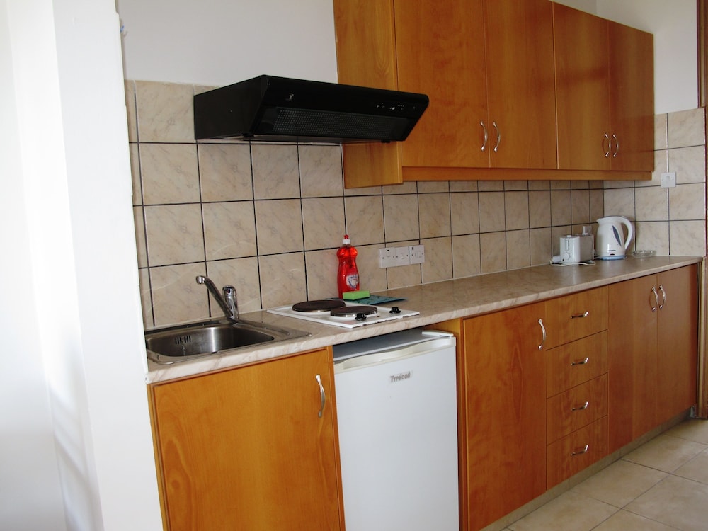 Sun Hall Beach Apartments 34/51