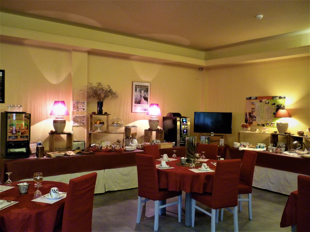 Hotel The Originals Nevers Clos Sainte Marie 30/48