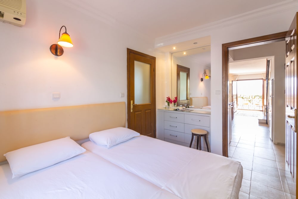2 BEDROOMS, PREMIUM, APARTMENT, SEA VIEW, BALCONY